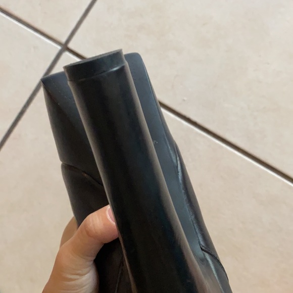 New condition! Size 6 N.Y.L.A. Booties - Carrey - Picture 9 of 11